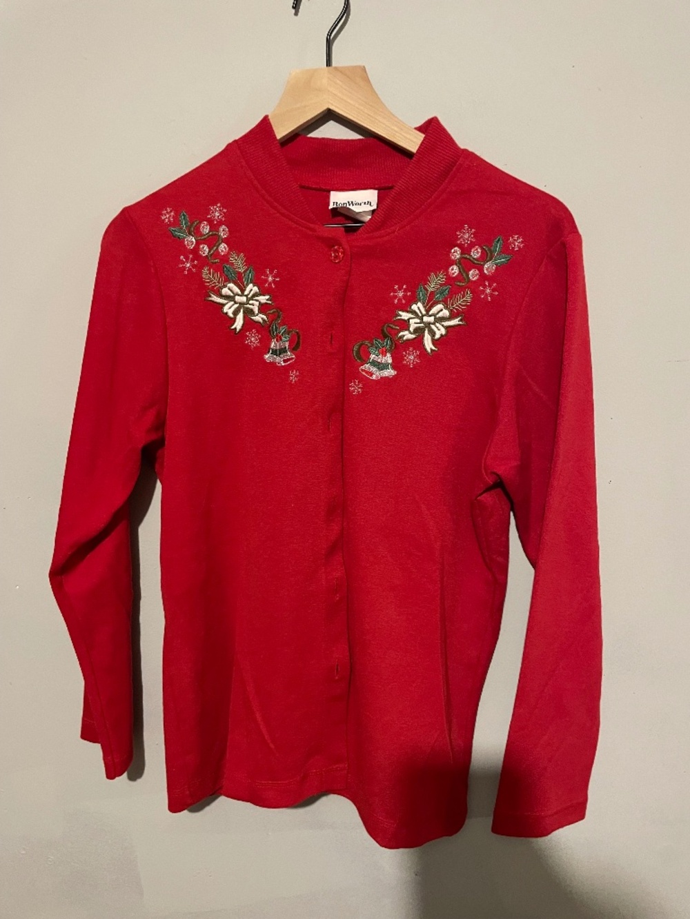 Bonworth women’s  XS red cardigan sweater with beautiful appliqué